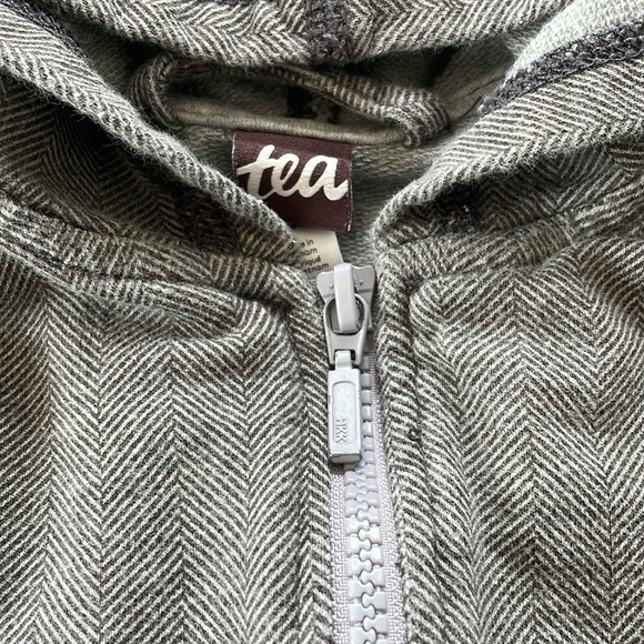 Tea Collection Zip-Up Hoodie Size 5 - Picture 9 of 9